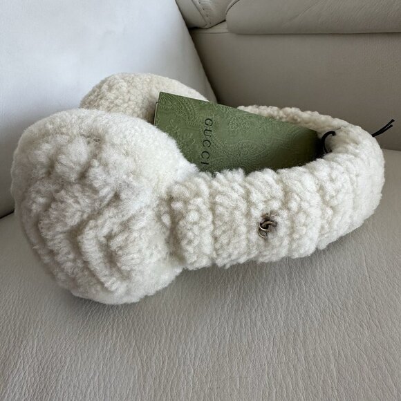 NWT GUCCI DOUBLE G SHEARLING EAR MUFFS WHITE - Picture 4 of 10